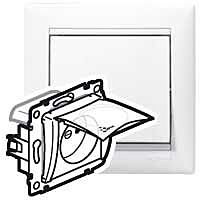 LEGRAND Zásuvka VALENA 774221 bílá IP44