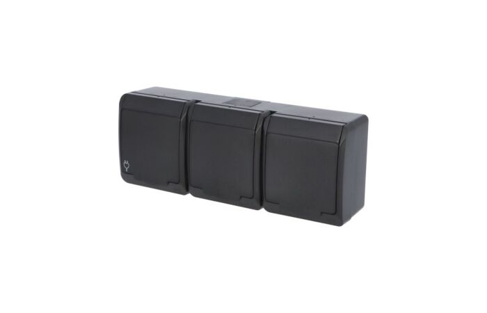 FAMATEL GALATEA Zásuvka 2P+PE 3-násobná vodorovná IP44 černá