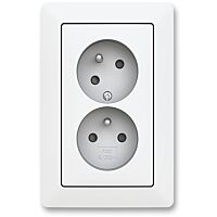 ABB ZONI Zásuvka 5513T-C02157 240 16A, dvojnásobná s clonkami, natočenou dutinou, IP40, matná bílá