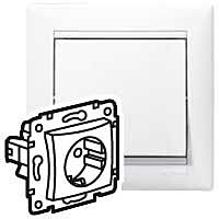 LEGRAND Zásuvka VALENA 774420 schuko bílá