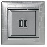 Zásuvka VALENA 770270 2XUSB hliník