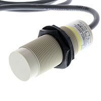 OMRON Snímač E2K-X15MF1
