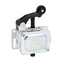 koncový spínač, kovové tělo, kontakty 1Z