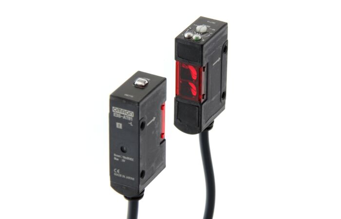 OMRON Senzor E3S-AT81