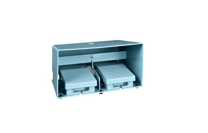 SCHNEIDER Spínač XPEM 3100D nožní