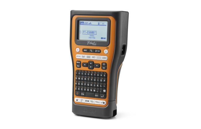 BROTHER Popisovač samolepicích štítků PT-E560BTVP s kufrem