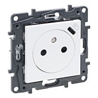 Zásuvka NILOÉ STEP 863138 2P+T/USB bílá