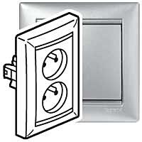 LEGRAND Zásuvka VALENA 770191