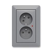 ABB Zoni 5593T-C02357 141 Zásuvka dvojnásobná, s clonkami, s natočenou dutinou, s ochranou před přepětím šedá / bílá