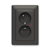 ABB Zoni 5593T-C02357 137 Zásuvka dvojnásobná, s clonkami, s natočenou dutinou, s ochranou před přepětím matná černá / bílá