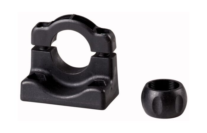 E58KAM18B Upevňovací úhelník M18, plast