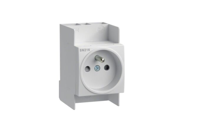 HAGER Zásuvka SN216 220V/16A