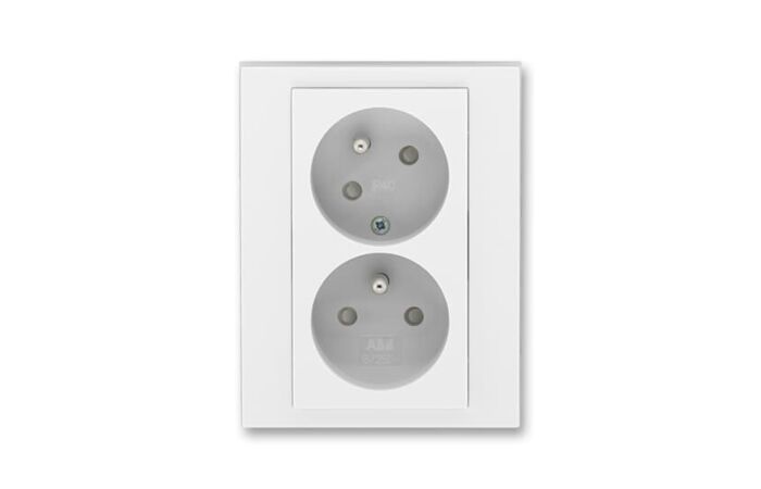 ABB LEVIT Dvojzásuvka 5513H-C02357 01 s clonkami, s natočenou dutinou, IP40, bílá/ledová bílá