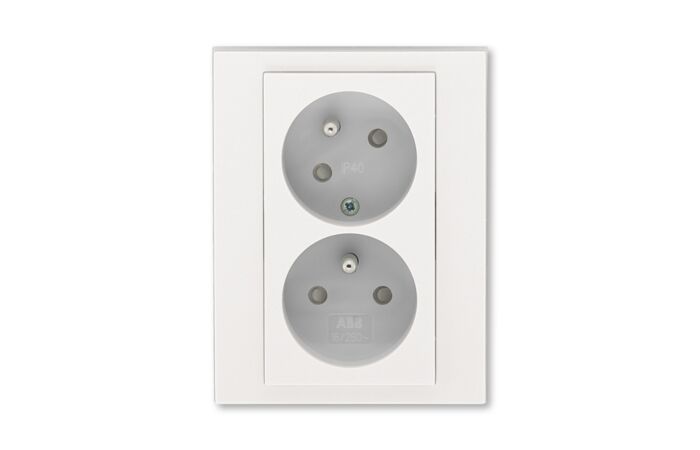 ABB LEVIT Dvojzásuvka 5513H-C02357 68 s clonkami, s natočenou dutinou, IP40, perleťová/ledová bílá