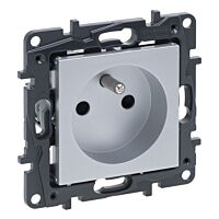 Zásuvka NILOE STEP 863331 2P+T hliník